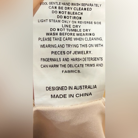 Elliatt Astrid Tiered Asymmetric Floral Dress in Multi Cream Size Small - Picture 12 of 12